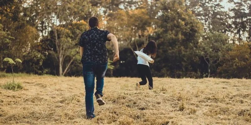 con-so-lo-de-trong-khi-mo-dong-vat-ruot-duoi-minh